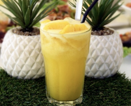 Restoran D'nenas - Gastronomi dan perhotelan