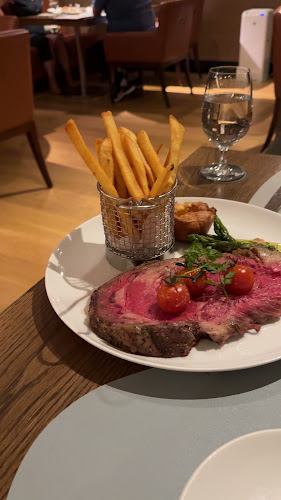 Arthur's Bar & Grill