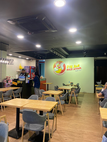 Pak Awi Nasi Ayam - Gastronomi dan perhotelan