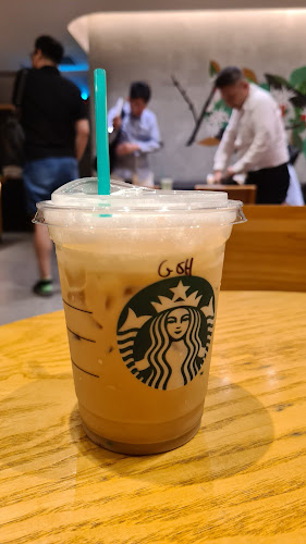 Comentarii opinii despre Starbucks Reserve Gurney Plaza