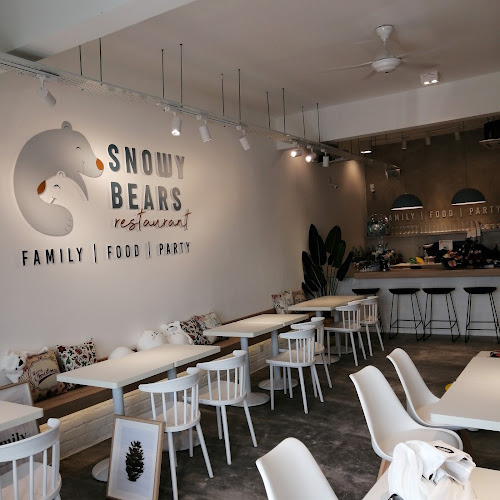 Snowy Bears Restaurant - Seri Manjung