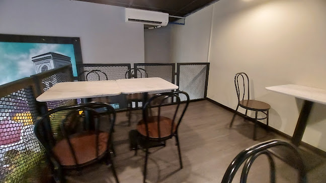 Marketplace Waffle Bar & Cafe - Gastronomi dan perhotelan