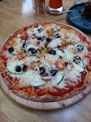 The Rabbit Hole - Gastronomi dan perhotelan