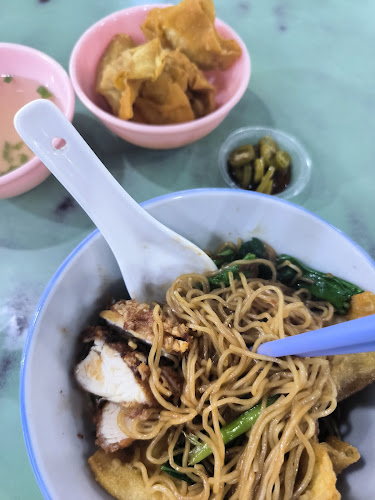 Jiki Food Court - Gastronomi dan perhotelan