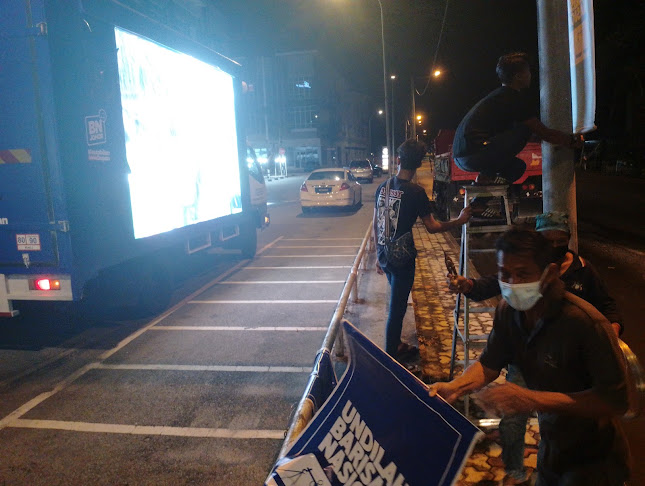 Comentarii opinii despre KFC Riverside Business Park