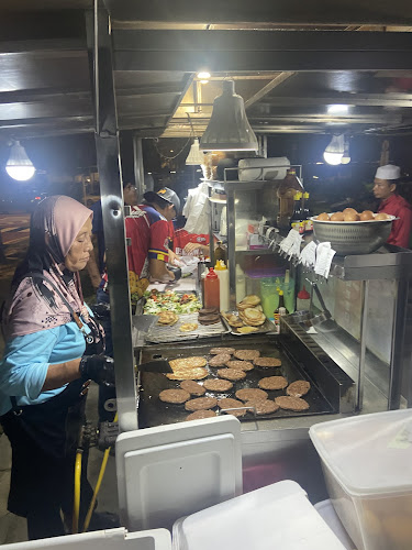 Akie Burger Presint 16 - Gastronomi dan perhotelan