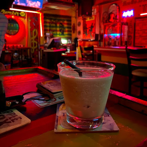 Opinii despre Bernie's Bar/Pub în Melaka - Gastronomi dan perhotelan