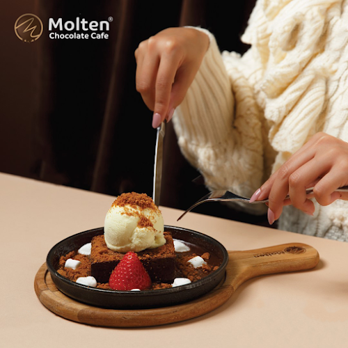 Molten Chocolate Cafe Dataran Pahlawan - Gastronomi dan perhotelan