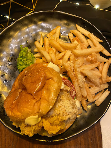 Comentarii opinii despre Bonzer Restaurant • Kingwood Hotel