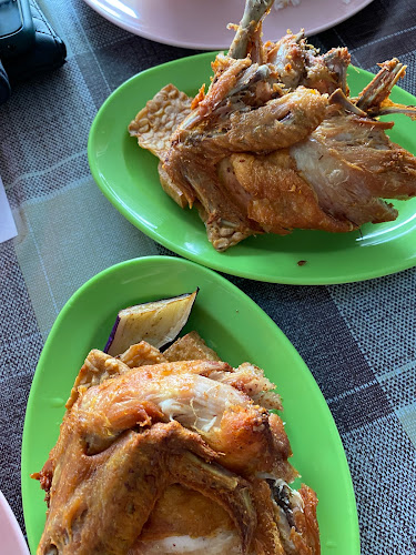 Kedai Pendatang Haram - Gastronomi dan perhotelan