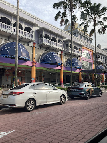 Kompleks Tun Sambanthan - Gastronomi dan perhotelan