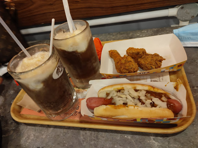 A&W 1st Avenue - Gastronomi dan perhotelan