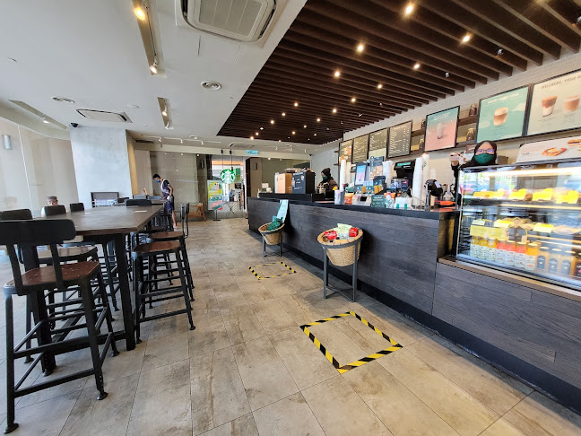 Starbucks Amcorp Tower