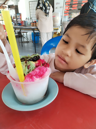 Opinii despre Warung Kak Long Ceri în Kuala Selangor - Gastronomi dan perhotelan