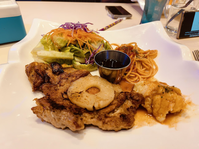 Opinii despre Check-In In Flight Dining în Kota Kinabalu - Gastronomi dan perhotelan