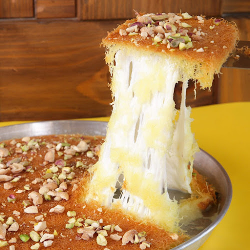 Papa Kanafa - Gastronomi dan perhotelan