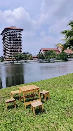 Crocodile Farm Seafood Village Restaurant • Pork Free - Petaling Jaya