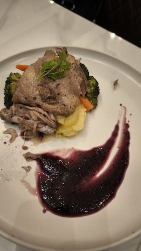 Breda Cafe - Gastronomi dan perhotelan