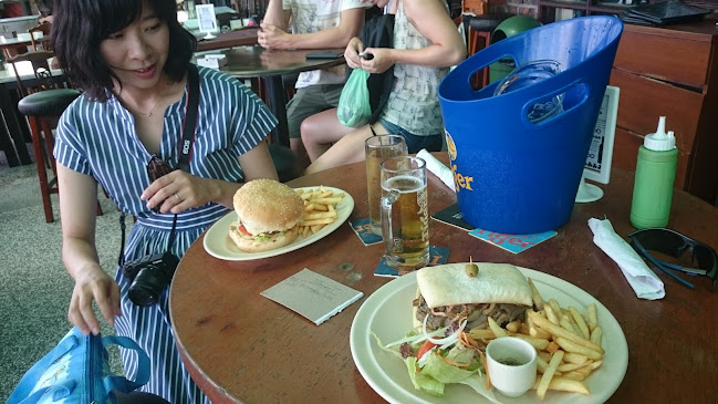 Opinii despre The Shamrock Irish Bar în Kota Kinabalu - Gastronomi dan perhotelan