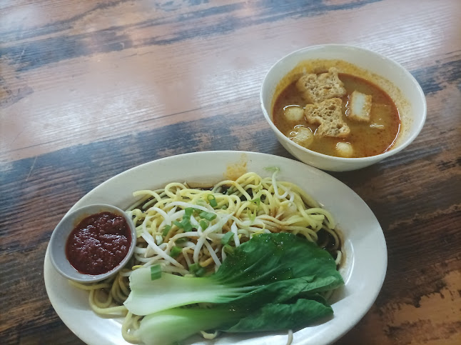 Opinii despre Makan Sini Laa ( Pekan Lumut, Perak ) în Lumut - Gastronomi dan perhotelan