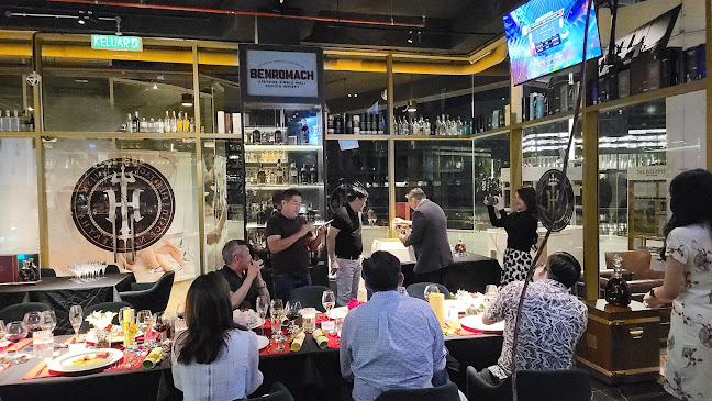 Opinii despre Heritage Whisky în Iskandar Puteri - Gastronomi dan perhotelan