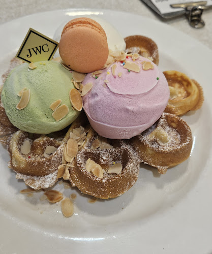 JWC, The Factory 30 - Gastronomi dan perhotelan