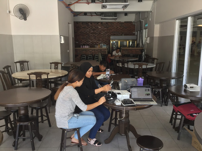 FLYPOD RESTAURANT - Kota Kinabalu