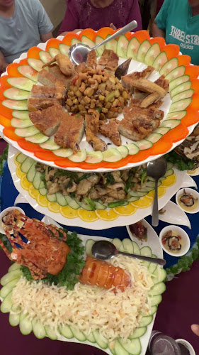 Opinii despre Rainbow Seafood Restaurant în Menglembu - Gastronomi dan perhotelan