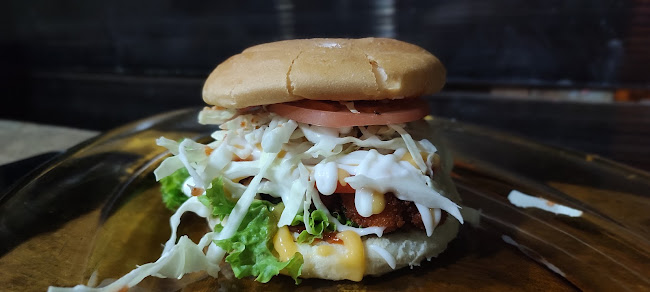 No 38 Kampung Tabuan Dayak Burger Stations