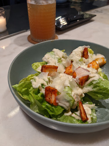 Reuf Modern Eatery - Gastronomi dan perhotelan