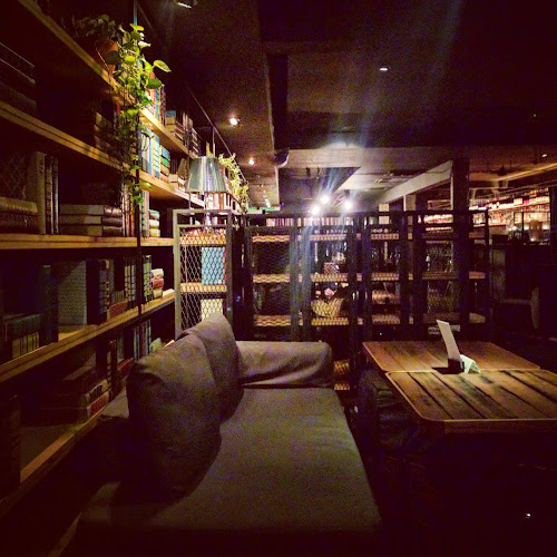 Opinii despre Sino The Bar Upstairs în Kuala Lumpur - Gastronomi dan perhotelan