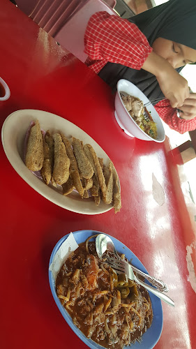 Comentarii opinii despre Lakeside Restaurant Gelora Point