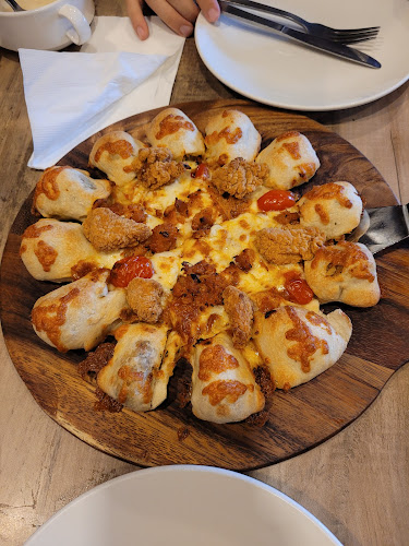 Pizza Hut Restaurant Kubang Kerian - Gastronomi dan perhotelan