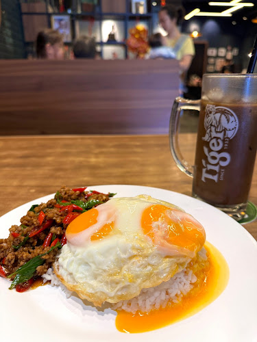 PIM's Thai Food - Gastronomi dan perhotelan