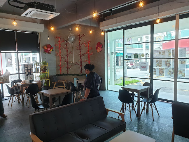 Shulamite - Gastronomi dan perhotelan