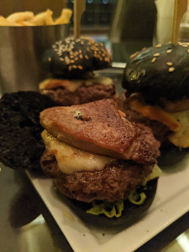 Astor Bar - Gastronomi dan perhotelan