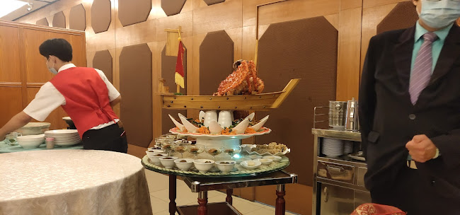 East Ocean Seafood Restaurant | Menglembu - Gastronomi dan perhotelan