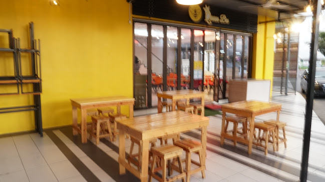 Queen Bee Ice Cream Dessert Shop - Gastronomi dan perhotelan