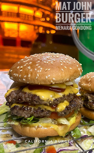 Mat John Burger Menara Condong