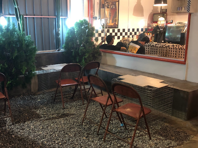 Comentarii opinii despre Pintu Sepuloh Cafe