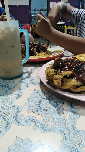 Opinii despre Chicken Chop Corner în Malim Nawar - Gastronomi dan perhotelan
