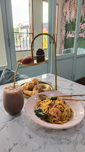 Pretty Puff Cafe - Gastronomi dan perhotelan