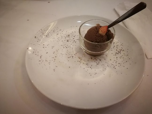 Comentarii opinii despre Deluxcious Spa & Restaurant