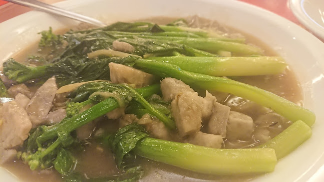 Rainbow Seafood Restaurant - Gastronomi dan perhotelan