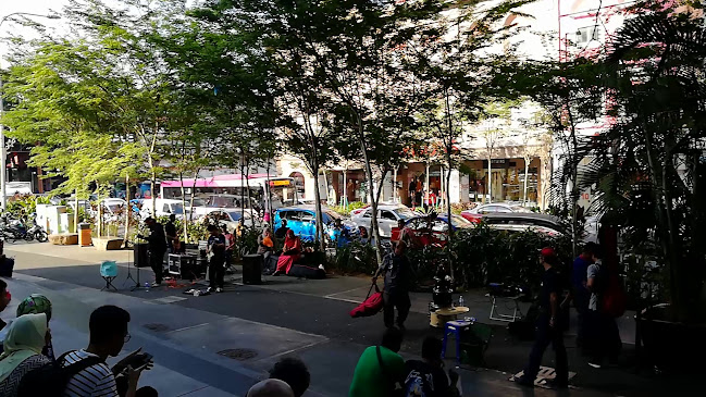 Pasar malam Jalan TAR - Gastronomi dan perhotelan