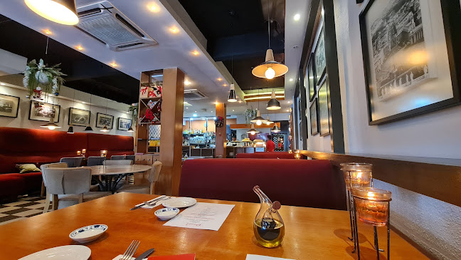 Gianni's Trattoria - Gastronomi dan perhotelan