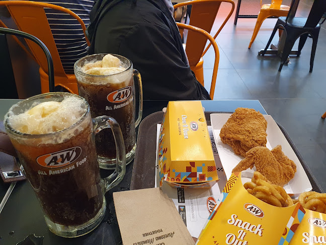 A&W Inanam - Gastronomi dan perhotelan