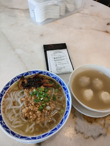 Yi Poh - Gastronomi dan perhotelan