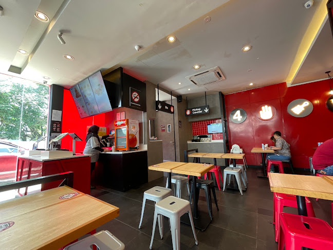 Opinii despre 4Fingers Crispy Chicken @ Petronas NKVE în Petaling Jaya - Gastronomi dan perhotelan