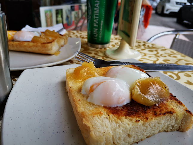 Intan's Oven Bakery & Cafe - Gastronomi dan perhotelan